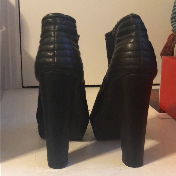 Black heels - Picture 3 of 3